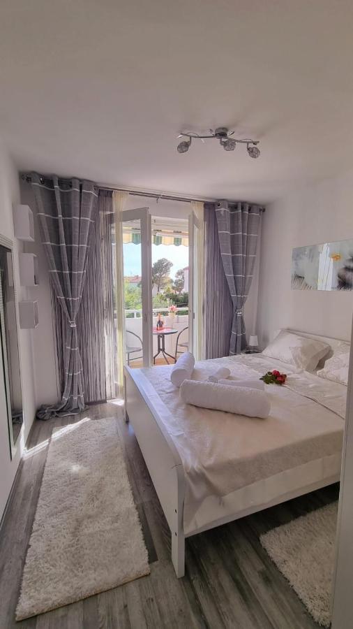 Apartman Nikol Макарска Экстерьер фото